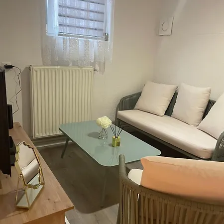Bujroom Apartman *